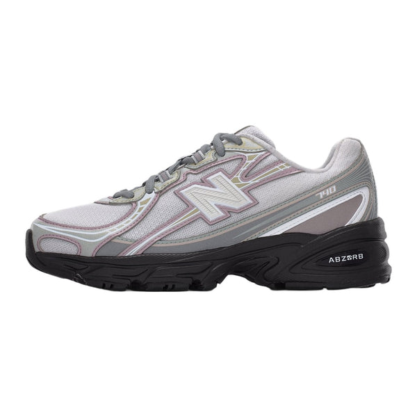 New Balance 740