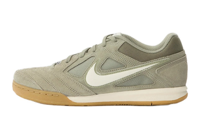 Nike Gato