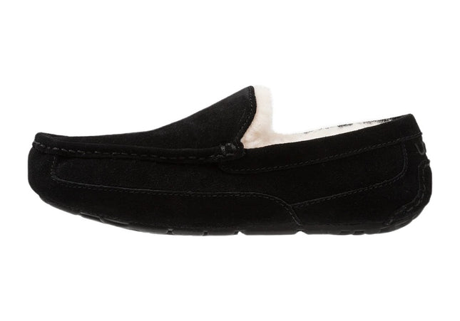 UGG Ascot Black