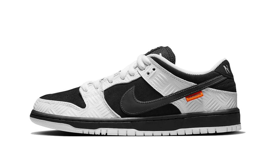 Nike SB Dunk Low TIGHTBOOTH