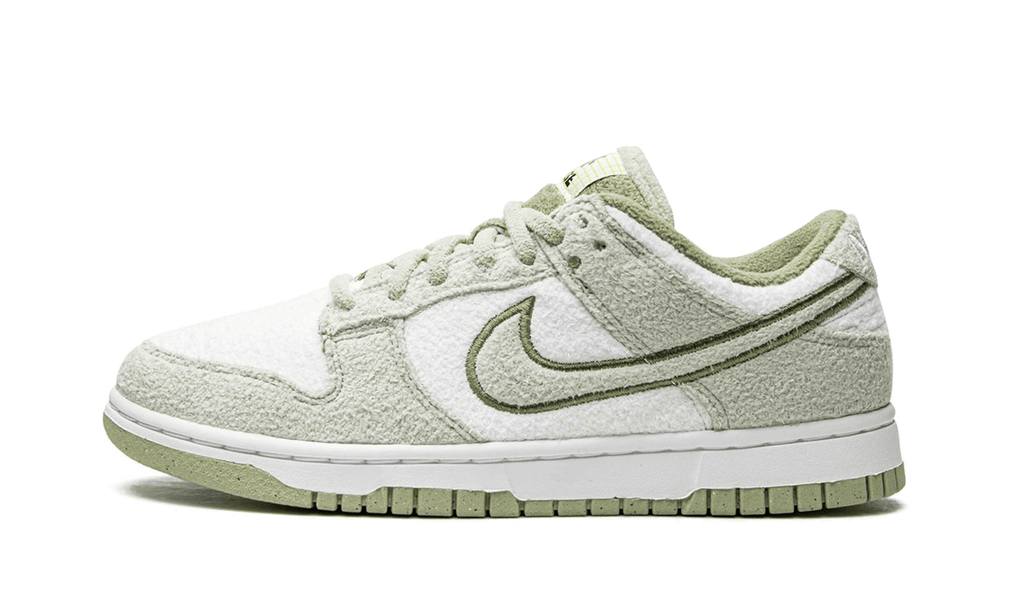 Nike Dunk Low SE Fleece Green