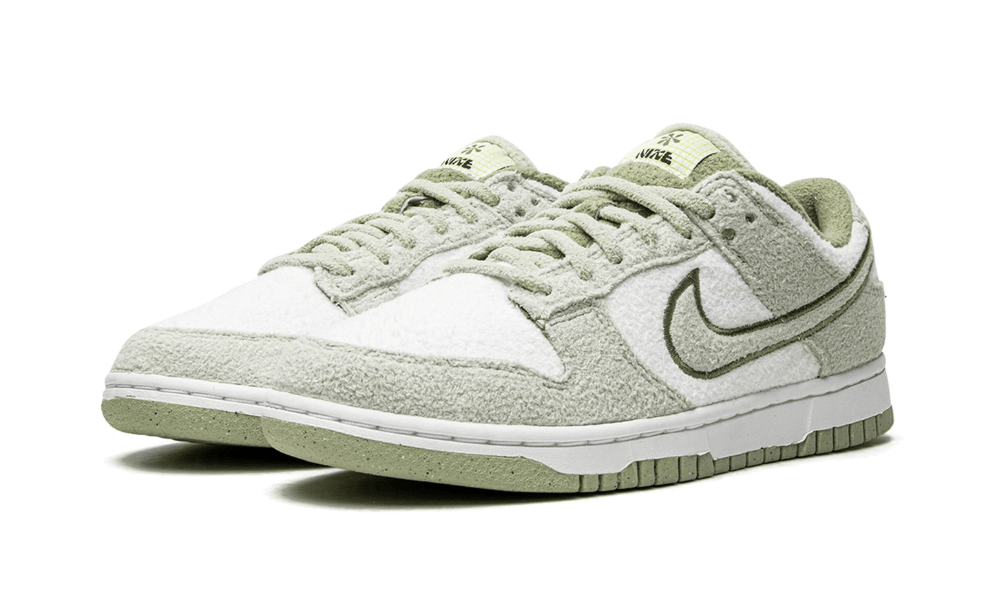 Nike Dunk Low SE Fleece Green